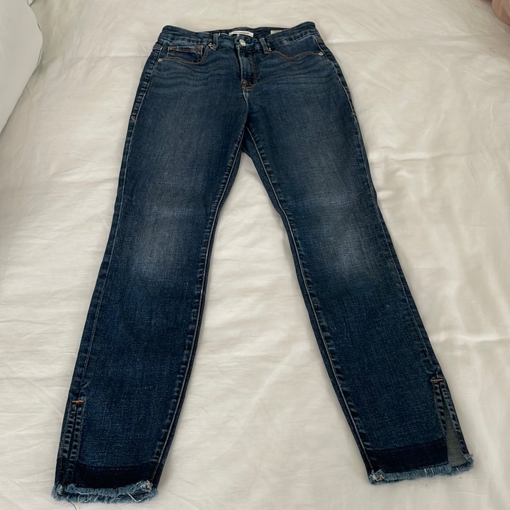 Frayed Cropped Good American jeans!